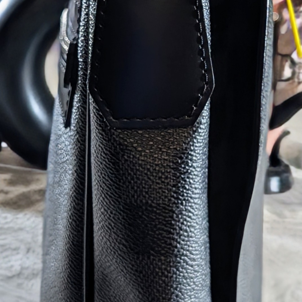 Louis Vuitton Damiere Graphite Daniel MM Messenger Like NEW🔥 - Picture 3 of 14